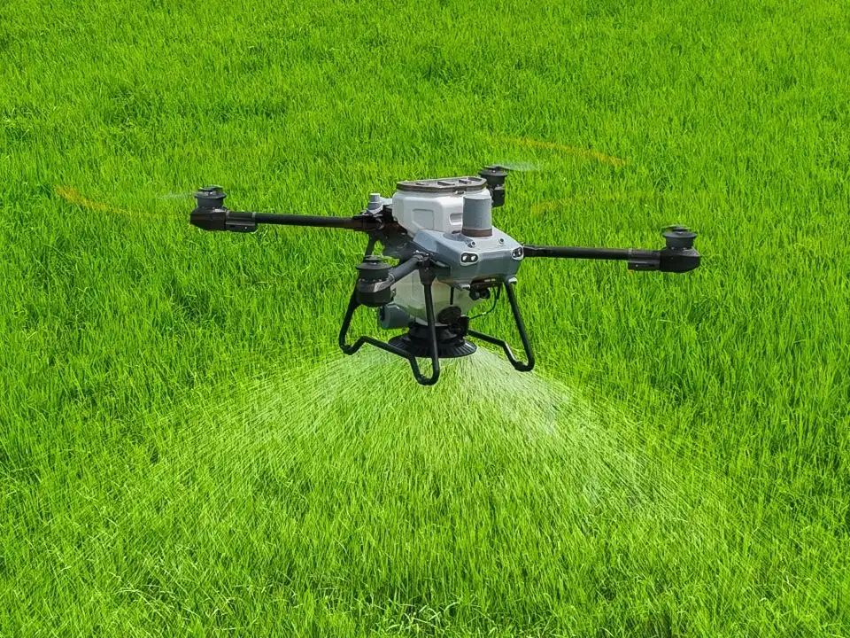 Drohnenlösungen in der Landwirtschaft: Aussaat von Zwischenfrüchten in Norddeutschland, gesteuert per Tablet